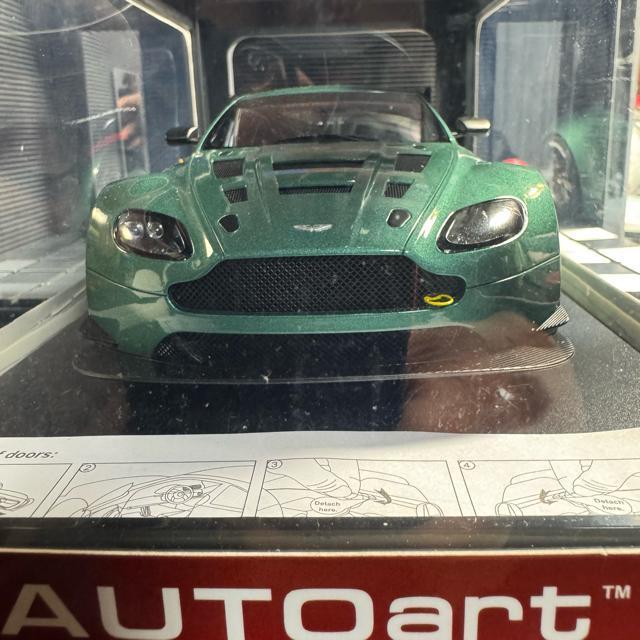 絶版未開封品オートアート1/18アストンマーティンVANTAGE V12 GT3 < ホビー  絶版未開封品オートアート1/18アストンマーティンVANTAGE V12 GT3  < ホビーの