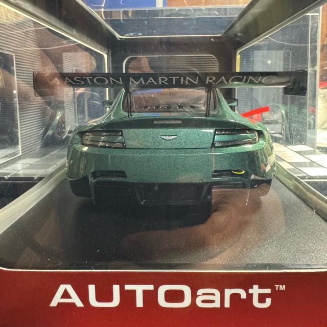 絶版未開封品オートアート1/18アストンマーティンVANTAGE V12 GT3 < ホビー  絶版未開封品オートアート1/18アストンマーティンVANTAGE V12 GT3 < ホビーの