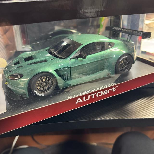 絶版未開封品オートアート1/18アストンマーティンVANTAGE V12 GT3 < ホビー  絶版未開封品オートアート1/18アストンマーティンVANTAGE V12 GT3 < ホビーの