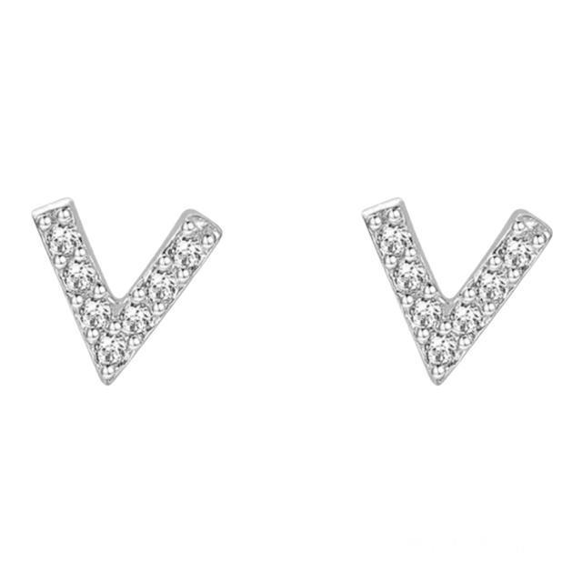 キラキラ V字 ピアス シルバー【両耳セット】 < 女性アクセサリー/時計  キラキラ V字 ピアス シルバー【両耳セット】  < 女性アクセサリー/時計の