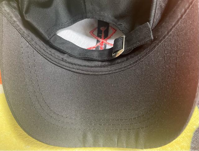 帽子/キャップ『ベルセルク〜生贄の刻印〜 刺繍 黒』新品 < 男性ファッション  帽子/キャップ『ベルセルク〜生贄の刻印〜 刺繍 黒』新品 < 男性ファッションの