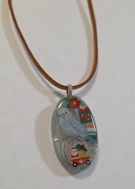インコ・クリスマスネックレス★ハンドメイド セキセイインコ インコ クリスマス 鳥グッズ 鳥アクセサリー < 女性ファッション インコ・クリスマスネックレス★ハンドメイド セキセイインコ インコ クリスマス 鳥グッズ 鳥アクセサリー < 女性ファッションの