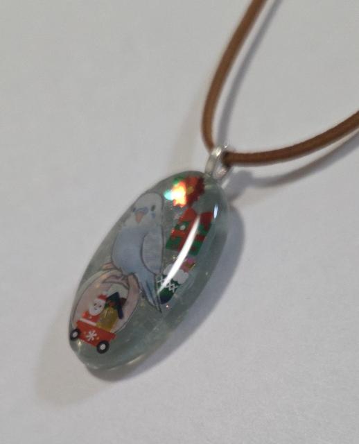 インコ・クリスマスネックレス★ハンドメイド セキセイインコ インコ クリスマス 鳥グッズ 鳥アクセサリー < 女性ファッション インコ・クリスマスネックレス★ハンドメイド セキセイインコ インコ クリスマス 鳥グッズ 鳥アクセサリー < 女性ファッションの