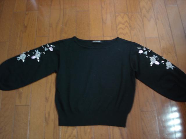 ★クイーンズコート 袖花柄刺繍デザインウール混ニット★超激安! < ブランド ★クイーンズコート 袖花柄刺繍デザインウール混ニット★超激安! < ブランドの