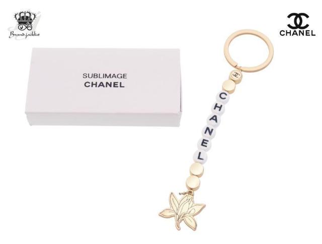 シャネル サブリマージュ ノベルティ キーリング 2024 ヴァニラ COCO ビーズストラップ CHANEL【正規品】 < ブランド  シャネル サブリマージュ ノベルティ キーリング 2024 ヴァニラ COCO ビーズストラップ CHANEL【正規品】  < ブランドの