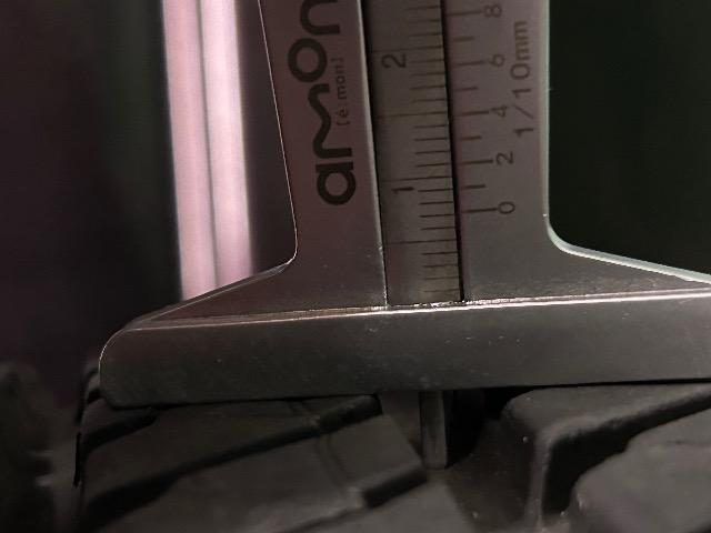 7072081)YBSuaXgÃ^C4{Zbg195/80R15  /oCN