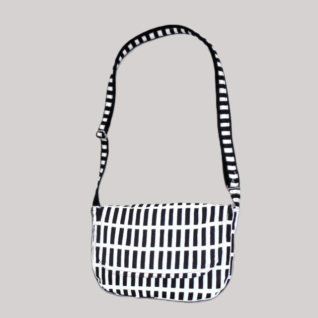 ◆北欧モダン◆アルテックSIENA風フレンチ格子◆被せメッセンジャーバッグ 縫い付け < 女性ファッション ◆北欧モダン◆アルテックSIENA風フレンチ格子◆被せメッセンジャーバッグ 縫い付け < 女性ファッションの