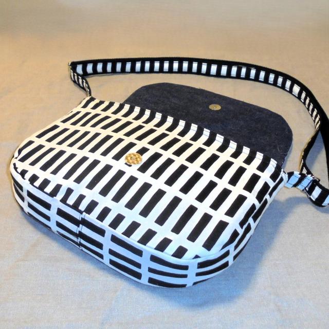 ◆北欧モダン◆アルテックSIENA風フレンチ格子◆被せメッセンジャーバッグ 縫い付け < 女性ファッション ◆北欧モダン◆アルテックSIENA風フレンチ格子◆被せメッセンジャーバッグ 縫い付け < 女性ファッションの