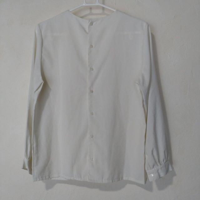 昭和レトロ ホワイトレース付き長袖ブラウス < 女性ファッション 昭和レトロ ホワイトレース付き長袖ブラウス < 女性ファッションの