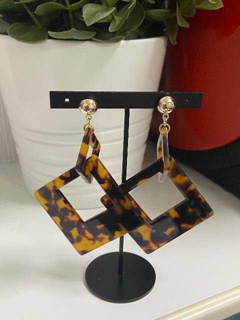 ハンドメイド アクリルスクエアパーツを使用したピアス ブブラウンミックス(べっ甲柄) < 女性ファッション  ハンドメイド アクリルスクエアパーツを使用したピアス ブブラウンミックス(べっ甲柄) < 女性ファッションの