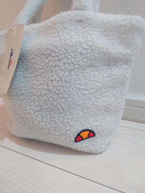 Vi ellesse {A~jg[gobO y zCg 艿5000~  uh 