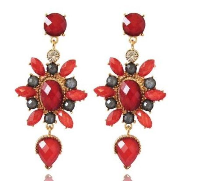 新品 アンティーク調ゴシックビジューストーンピアス < 女性アクセサリー/時計  新品 アンティーク調ゴシックビジューストーンピアス  < 女性アクセサリー/時計の