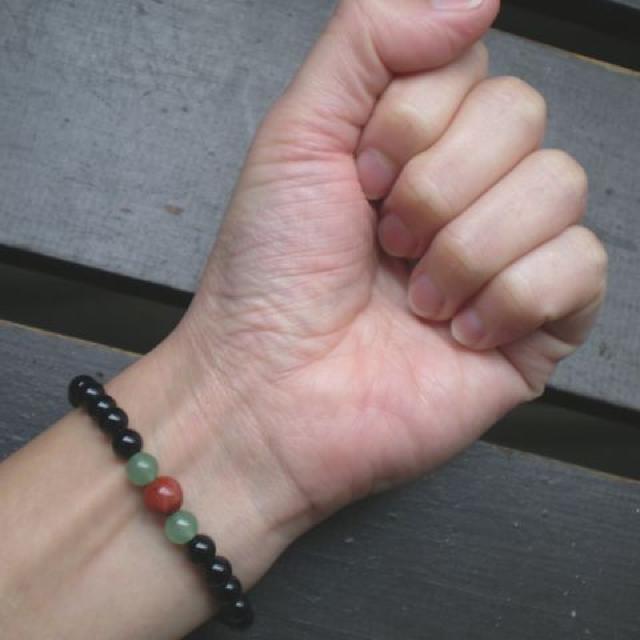 オニキスxレッドジャスパーxアベンチュリンブレスレット < 男性アクセサリー/時計 オニキスxレッドジャスパーxアベンチュリンブレスレット < 男性アクセサリー/時計の