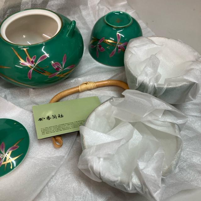 新品 香蘭社 蘭遊 グリーン ピンク 金彩 急須 湯飲み 湯呑み 5個 セット < ホビー  新品 香蘭社 蘭遊 グリーン ピンク 金彩 急須 湯飲み 湯呑み 5個 セット < ホビーの