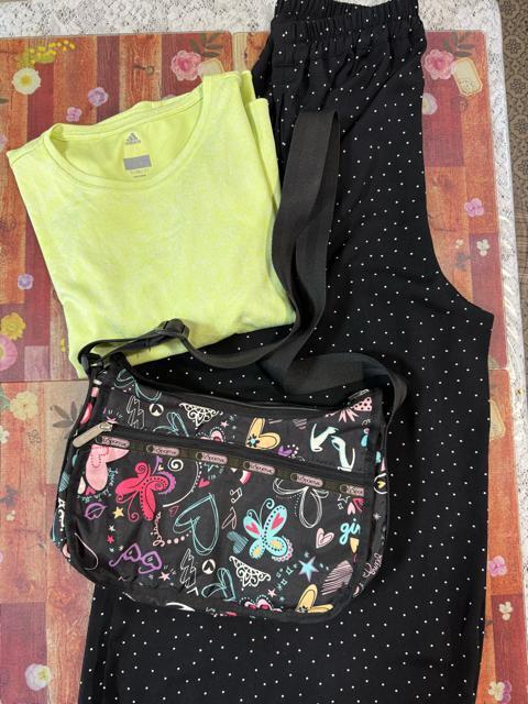 ӂ߂āLeSportsacV_[obNEadidas TVcEhbgKE`3_܂Ƃߔ聚1000~X^[g