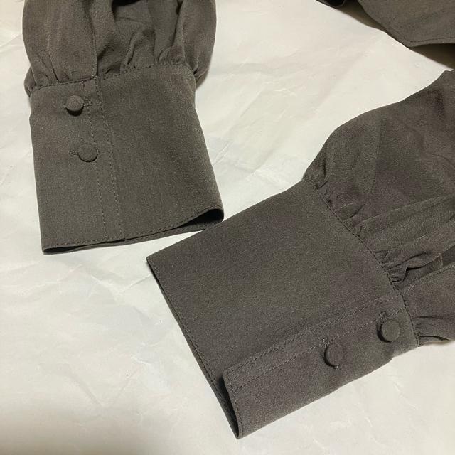 【ノーブランド扱い】 クロップド ショート丈 / 長袖 ノーカラー ブラウス < 女性ファッション 【ノーブランド扱い】 クロップド ショート丈 / 長袖 ノーカラー ブラウス < 女性ファッションの