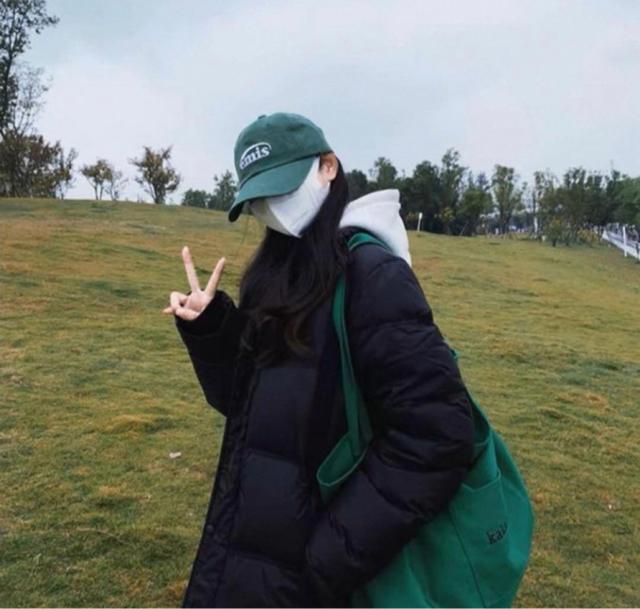 緑色のemisベースボールキャップ、刺繍ロゴ付き < 女性ファッション 緑色のemisベースボールキャップ、刺繍ロゴ付き < 女性ファッションの