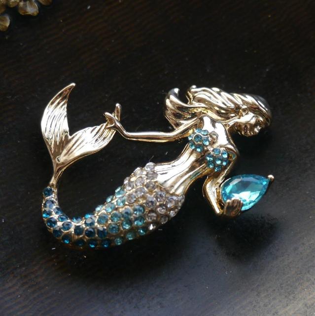 新品アンティーク調きらきらストーン人魚 マーメイド ブローチ ペンダントトップにも < 女性アクセサリー/時計 新品アンティーク調きらきらストーン人魚 マーメイド ブローチ ペンダントトップにも < 女性アクセサリー/時計の
