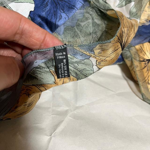 【ブランド不明】【フランス製】 シルク / 大判 スカーフ・バンダナ 透け感 < 女性ファッション 【ブランド不明】【フランス製】 シルク / 大判 スカーフ・バンダナ 透け感 < 女性ファッションの