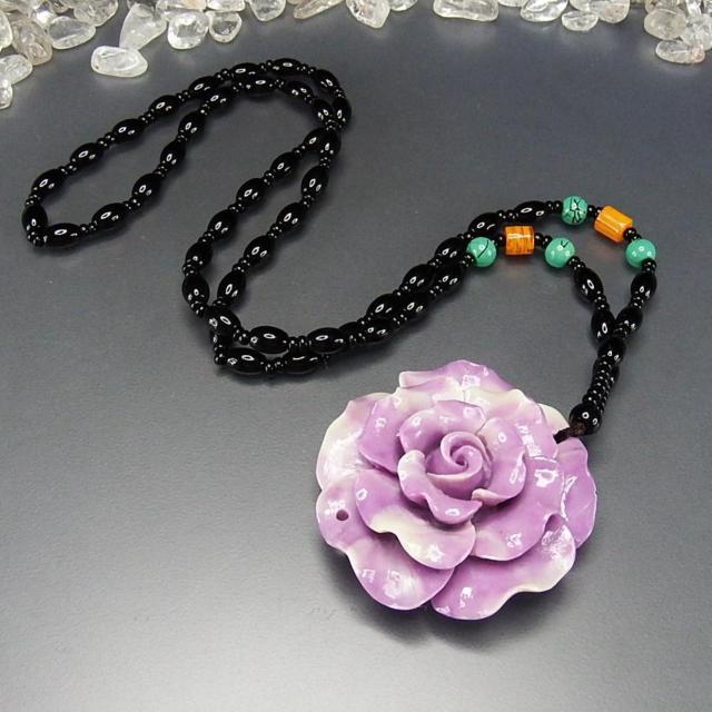 綺麗紫デカバラ合成マザーオブパール黒ビーズ夏ネックレス セーターチェーン < 女性アクセサリー/時計  綺麗紫デカバラ合成マザーオブパール黒ビーズ夏ネックレス セーターチェーン < 女性アクセサリー/時計の