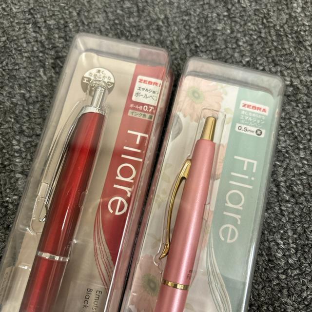 即決 新品 ZEBRA エマルジョンボールペン フィラーレ 2本セット < インテリア/ライフ  即決 新品 ZEBRA エマルジョンボールペン フィラーレ 2本セット < インテリア/ライフの