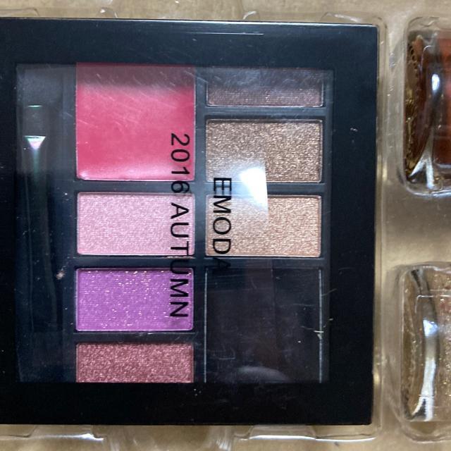 ネイルカラー アイシャドウパレット 三点セット < 香水/コスメ/ネイル ネイルカラー アイシャドウパレット 三点セット < 香水/コスメ/ネイルの