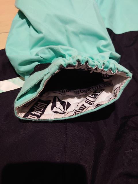 VOLCOM@Xm[EFA  W[/X|[c 