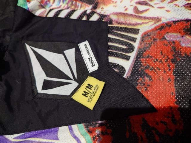 VOLCOM@Xm[EFA  W[/X|[c 