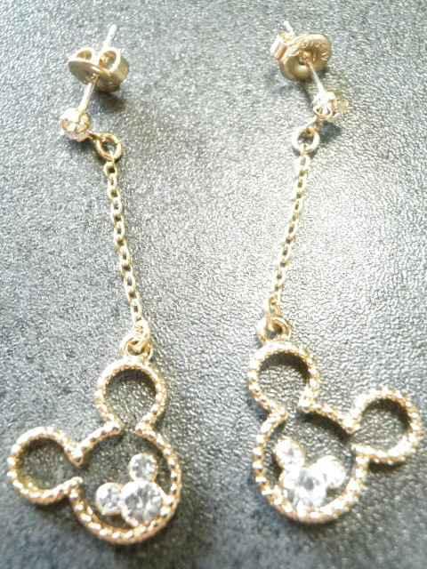 ディズニー【ミッキー】Disney刻印入♪ゆらゆら キュービックジルコニアピアス < 女性アクセサリー/時計 ディズニー【ミッキー】Disney刻印入♪ゆらゆら キュービックジルコニアピアス < 女性アクセサリー/時計の