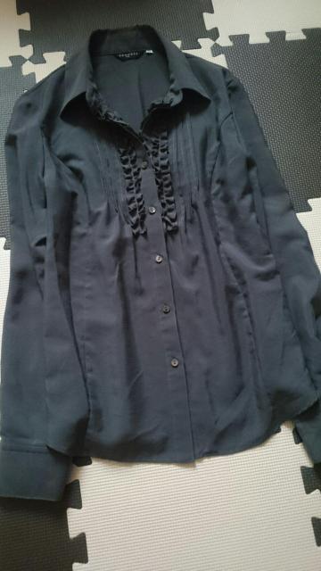 フリルシャツブラウス☆チャコールグレー★日本製☆スーツにも◎ < 女性ファッション  フリルシャツブラウス☆チャコールグレー★日本製☆スーツにも◎  < 女性ファッションの