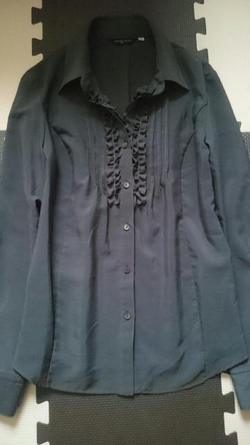 フリルシャツブラウス☆チャコールグレー★日本製☆スーツにも◎ < 女性ファッション  フリルシャツブラウス☆チャコールグレー★日本製☆スーツにも◎ < 女性ファッションの