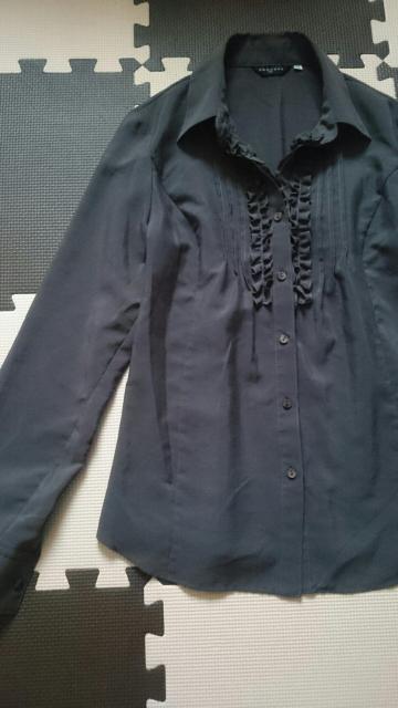 フリルシャツブラウス☆チャコールグレー★日本製☆スーツにも◎ < 女性ファッション  フリルシャツブラウス☆チャコールグレー★日本製☆スーツにも◎ < 女性ファッションの