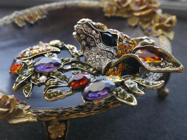 新品アンティーク調きらきらストーン狐キツネさんブローチ 大きめ  < 女性アクセサリー/時計  新品アンティーク調きらきらストーン狐キツネさんブローチ 大きめ  < 女性アクセサリー/時計の