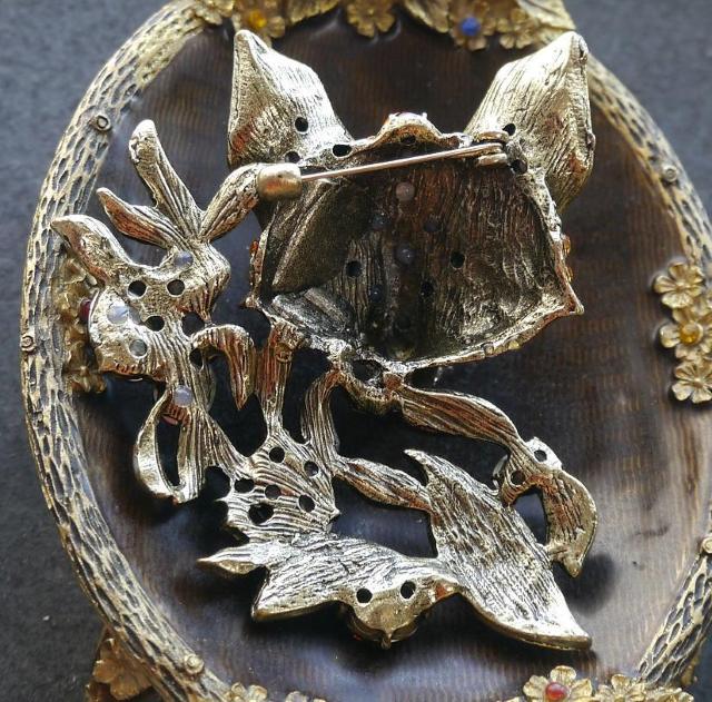 新品アンティーク調きらきらストーン狐キツネさんブローチ 大きめ  < 女性アクセサリー/時計  新品アンティーク調きらきらストーン狐キツネさんブローチ 大きめ  < 女性アクセサリー/時計の