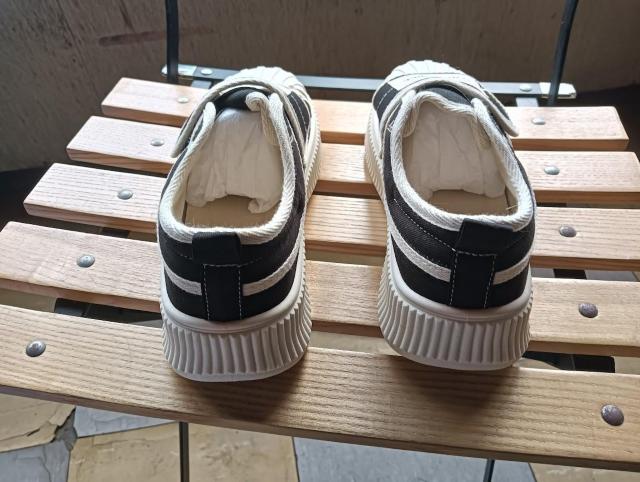 新品 23cm レディース スニーカー ブラック シューズ 靴 ローカット < 女性ファッション  新品 23cm レディース スニーカー ブラック シューズ 靴 ローカット < 女性ファッションの