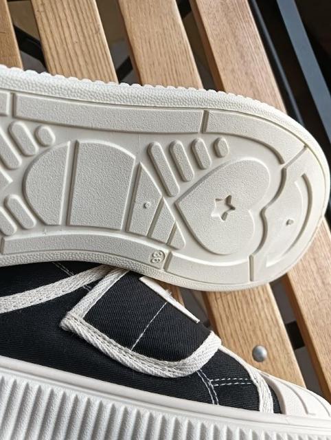 新品 23cm レディース スニーカー ブラック シューズ 靴 ローカット < 女性ファッション  新品 23cm レディース スニーカー ブラック シューズ 靴 ローカット < 女性ファッションの