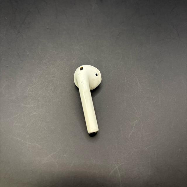 即決 Apple アップル AirPods 第二世代 右耳 A2032 < 家電/AV  即決 Apple アップル AirPods 第二世代 右耳 A2032  < 家電/AVの