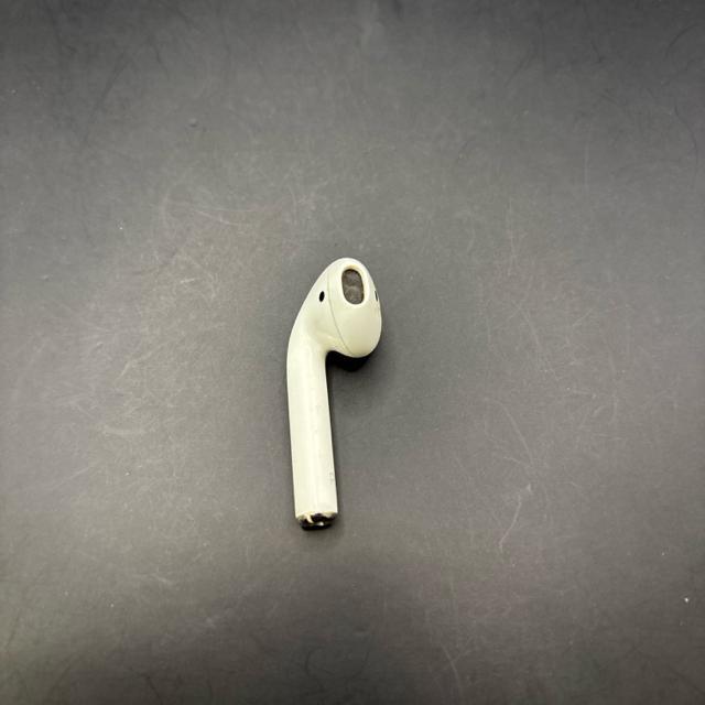 即決 Apple アップル AirPods 第二世代 右耳 A2032 < 家電/AV  即決 Apple アップル AirPods 第二世代 右耳 A2032 < 家電/AVの