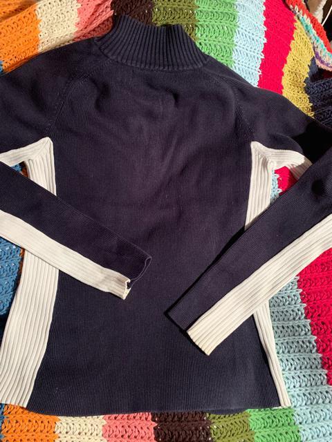 人気のブランド、TOMMY HILFIGER のセーター サイズM 紺色 < ブランド  人気のブランド、TOMMY HILFIGER のセーター サイズM 紺色 < ブランドの