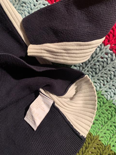 人気のブランド、TOMMY HILFIGER のセーター サイズM 紺色 < ブランド  人気のブランド、TOMMY HILFIGER のセーター サイズM 紺色 < ブランドの