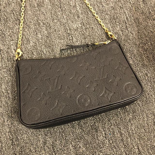 即決 LOUIS VUITTON ルイヴィトン イージーポーチ < ブランド  即決 LOUIS VUITTON ルイヴィトン イージーポーチ < ブランドの