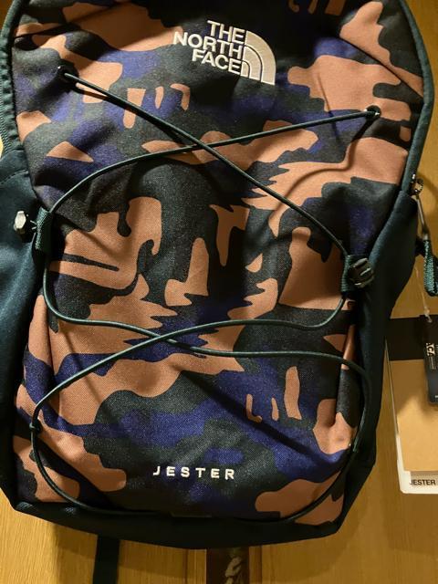 THE NORTH FACE JESTER BACKPACK リュック  迷彩柄  ノースフェイス < ブランド  THE NORTH FACE JESTER BACKPACK リュック  迷彩柄  ノースフェイス < ブランドの