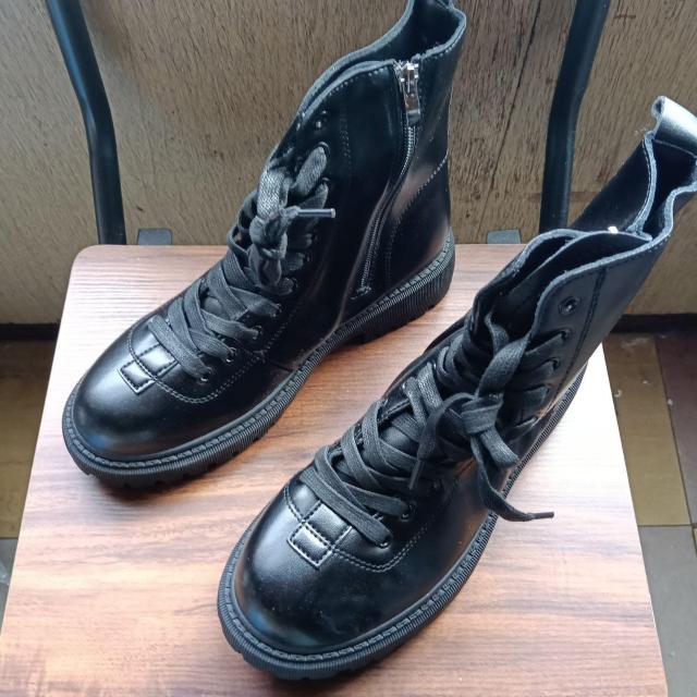 新品 24.5cm レディース ブーツ ブラック 厚底 シューズ ショートブーツ < 女性ファッション  新品 24.5cm レディース ブーツ ブラック 厚底 シューズ ショートブーツ  < 女性ファッションの