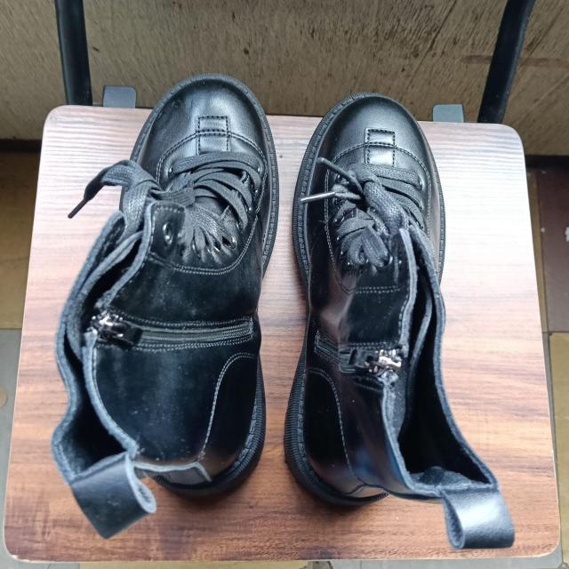 新品 24.5cm レディース ブーツ ブラック 厚底 シューズ ショートブーツ < 女性ファッション  新品 24.5cm レディース ブーツ ブラック 厚底 シューズ ショートブーツ < 女性ファッションの