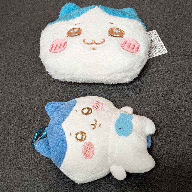 ちいかわ ハチワレ カラナビ付きがま口ポーチ ふわふわフェイスポシェット < アニメ/コミック/キャラクター  ちいかわ ハチワレ カラナビ付きがま口ポーチ ふわふわフェイスポシェット  < アニメ/コミック/キャラクターの