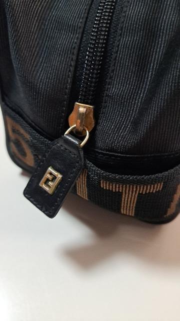 ��FENDI �t�F���f�B ���S �Z�J���h�o�b�O �o�b�O���V�샂�f�� �� �u�����h�� 