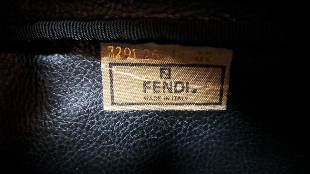 ��FENDI �t�F���f�B ���S �Z�J���h�o�b�O �o�b�O���V�샂�f�� �� �u�����h�� 