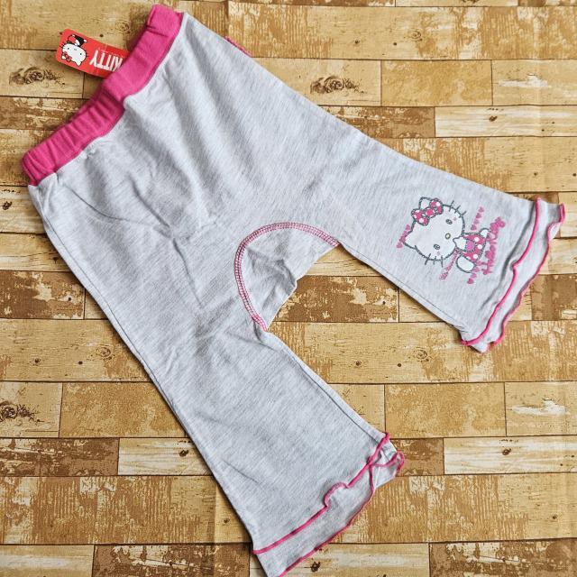 新品*タグ付き*ハローキティ*ズボン*まだら模様*ラメ*フリル*キティちゃん*ロゴ*ハート*パンツ*灰色*90 < キッズ/ベビー 新品*タグ付き*ハローキティ*ズボン*まだら模様*ラメ*フリル*キティちゃん*ロゴ*ハート*パンツ*灰色*90 < キッズ/ベビーの
