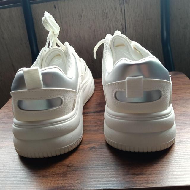 新品 24.5cm レディース スニーカー ホワイト シューズ 靴 カジュアル < 女性ファッション 新品 24.5cm レディース スニーカー ホワイト シューズ 靴 カジュアル < 女性ファッションの