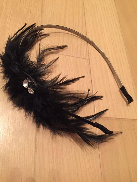 黒 羽根とビジューのカチューシャ ヘアアクセサリー < 女性アクセサリー/時計  黒 羽根とビジューのカチューシャ ヘアアクセサリー  < 女性アクセサリー/時計の